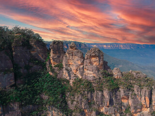 Fototapeta na wymiar Echo Point Blue Mountains three sisters Katoomba Sydney NSW Australia vibrant colourful sky