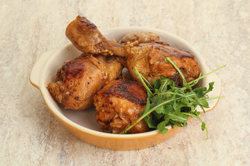 Roasted chicken leg with rucola