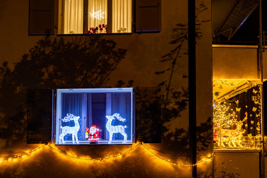 weihnachtsfenster im wohnblock