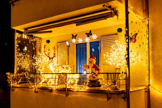 adventsbeleuchtung auf balkon
