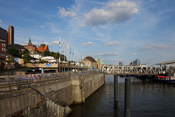 Hamburg - Hafen Landungsbrücken / Hamburg - Harbour Landungsbrücken