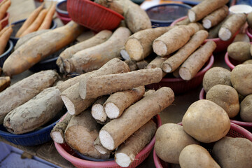 전통시장 5일장에는 다양한 음식들을 판매하는 재래시장입니다.