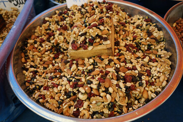 전통시장 5일장에는 다양한 음식들을 판매하는 재래시장입니다.