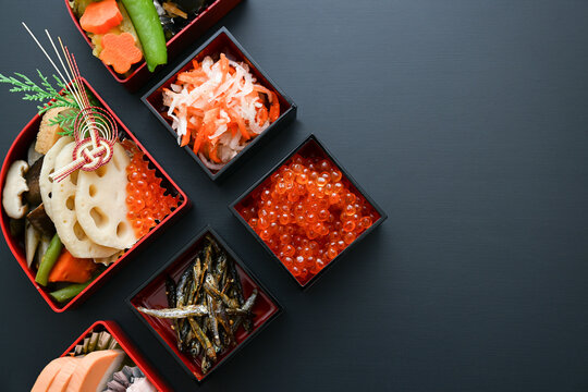 Stylish frames of Japanese food materials that are easy to use for New Year's and Japanese cooking. Copy space available.