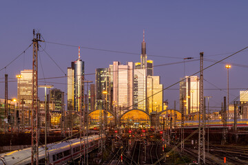 Frankfurt Skyline Gleisanlage Bahnhof 