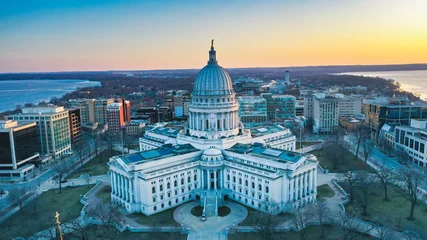 Gordijnen Wisconsin State Capitol Building (Downtown Madison, WI) Aerial Drone Photography © ChrisBergeron