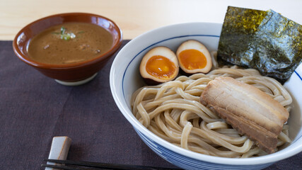 日本のつけ麺。”dipping noodles””dipping sauce”