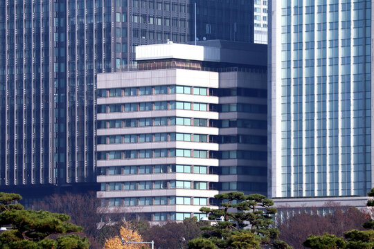 日本郵船本社が入る郵船ビルディング（写真中央。千代田区丸の内）/ The headquarters building of Nippon Yusen Kabushiki Kaisha (NYK) - Marunouchi, Tokyo, Japan