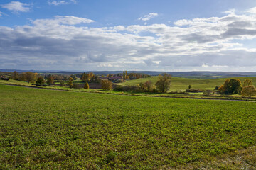 Landschaft am Haßbertrauf beim Fachwerkdorf Nassach im Naturpark Haßberge, Gemeinde Aidhausen, Landkreis Haßberge, Unterfranken, Franken,  Deutschland