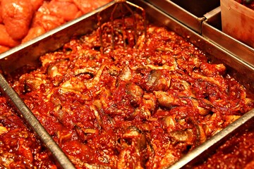 한국에서소금에절여음식을저장했다가먹는염장음식입니다