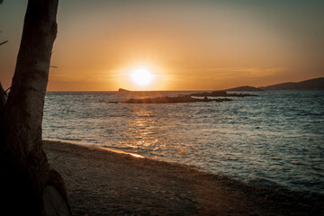 Coucher de soleil dans la mer au mois de janvier