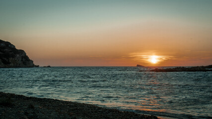Coucher de soleil dans la mer au mois de janvier