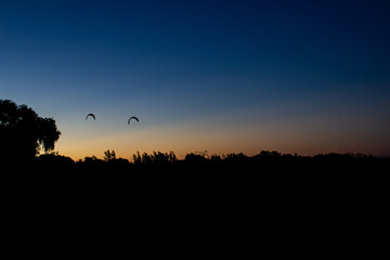 Sunset kitesurf