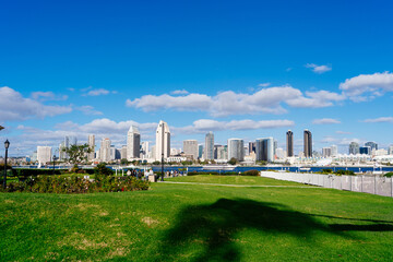 Fototapeta premium San Diego, California USA 12 26 2021: San Diego city skyline 