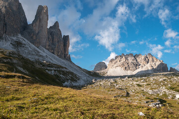 Obraz premium Great sunny view of the National Park Tre Cime di Lavaredo, Dolomites Alps.