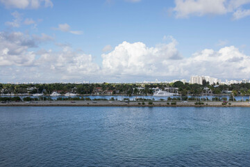 Fototapeta na wymiar View of Miami, FL. Highway A1A