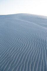 Obraz premium White gypsum sand dunes in the desert