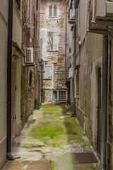 Fototapeta na wymiar Narrow alley in Piran town, Slovenia