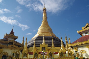 Fototapeta premium ミャンマー モーラミャインのチャイタンランパゴダ