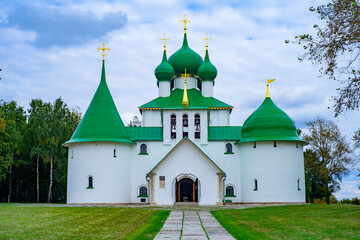 Fototapeta na wymiar Orthodox church in autumn. Kulikovo field Russia