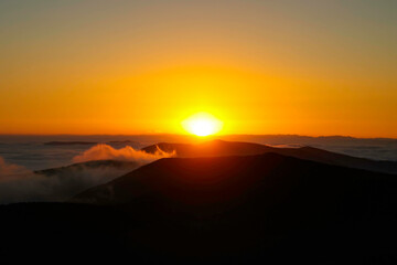 Obraz na płótnie Canvas Sunset and Sea of Clouds Australia 日の入りと雲海　オーストラリア