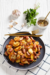 Bratkartoffeln, german potato with bacon and onion