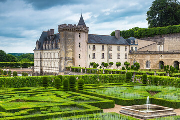 Fototapeta na wymiar Spectacular green bushes in the ornamental garden of Villandry castle
