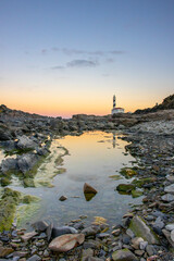 Faro de Favaritx en Menorca junto al Cami de Cavalls
