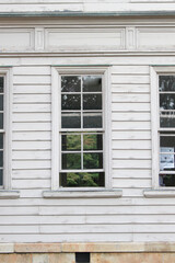 古い洋館の窓枠