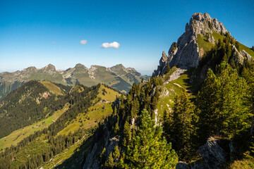 Fototapeta na wymiar Wandern in den Schweizer Alpen