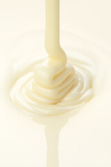 ホワイトチョコレート（テンパリングされたホワイトチョコレート）