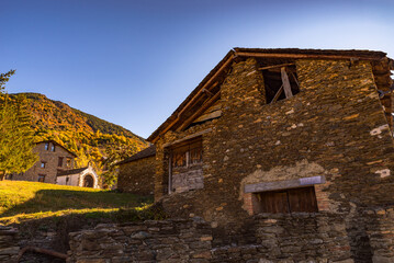 Pueblos i colores de otoño en el pirineo catalan