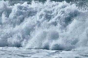 waves crashing on the rocks