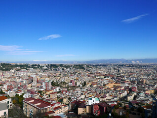 bel panorama della caratteristica e varipinta città di napoli