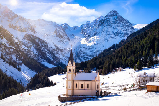 Visitation of the Virgin Mary, church in Trafoi, district of Stilfs (South Tyrol). - Mari&auml; Heimsuchung, Kirche in Trafoi, Ortsteil von Stilfs (S&uuml;dtirol)