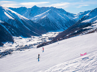 Fototapeta na wymiar Ski slopes of Livigno in winter season