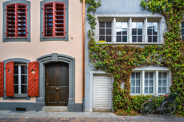 Fototapeta na wymiar Facade of old houses in the city of Aarau