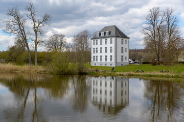Fototapeta na wymiar Kavaliershaus auf der Museumsinsel Schloss Gottorf in Schleswig
