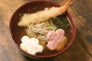 天ぷらそばと紅白花しんじょ