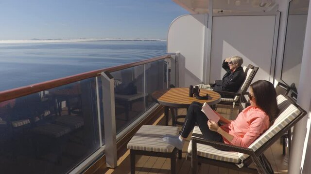 Cruise ship passengers in Alaska on cruise ship travel in the Inside Passage