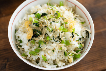 ちりめんじゃこと小松菜の混ぜご飯