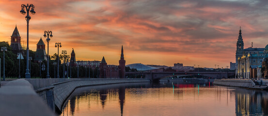 Fototapeta na wymiar Sunrise over Moscow and the river, beautiful city landscape, panorama landscape. Travel to Russia