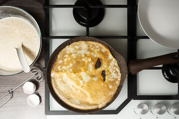 pancake making process, pancake day, frying pan on the stove