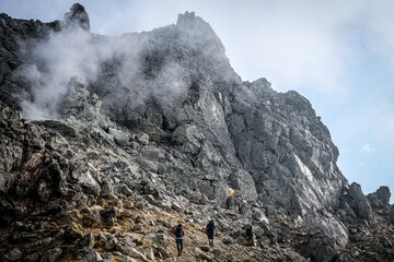 岩山の登山風景