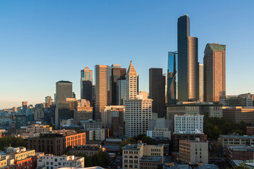 Fototapeta premium Seattle aerial skyline panorama of downtown skyscrapers at sunrise, Washington USA.