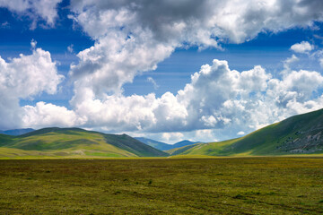 Naklejka premium Mountain landscape at Gran Sasso Natural Park, in Abruzzo, Italy