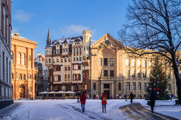 Fototapeta na wymiar beautiful streets and buildings in New Year's Old Riga2