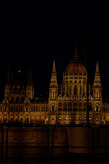Obraz na płótnie Canvas hungarian parliament at night