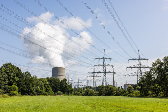 Atomkraftwerk oder Kernkraftwerk