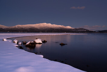 Naklejka premium Dyer Mountain After Winter Sunset